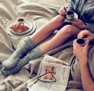 Σκοπεύεις να περάσεις τη μέρα στο σπίτι; 7 ιδέες για να παραμείνεις όμορφη και στιλάτη τις μέρες που δεν αποχωρίζεσαι τον καναπέ σου!