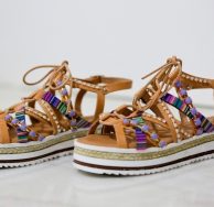 Διάλεξε το style που σου ταιριάζει & κάνε τη διαφορά με τα πιο ιδιαίτερα, «δροσερά» & stylish χειροποίητα σανδάλια της σεζόν – Vol.1